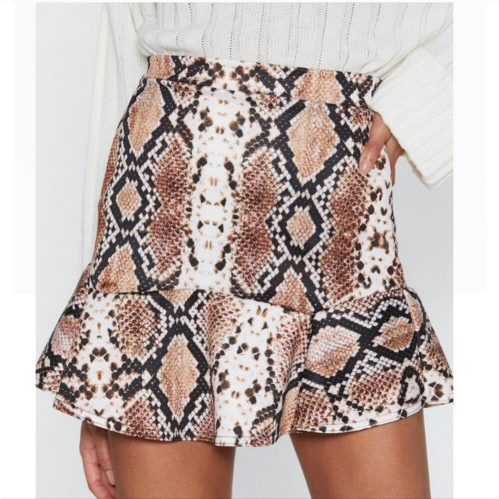 Nasty Gal Skater‎ Mini Skirt Reptile Snake Print Peplum Hem Pull On Size 6 Brown